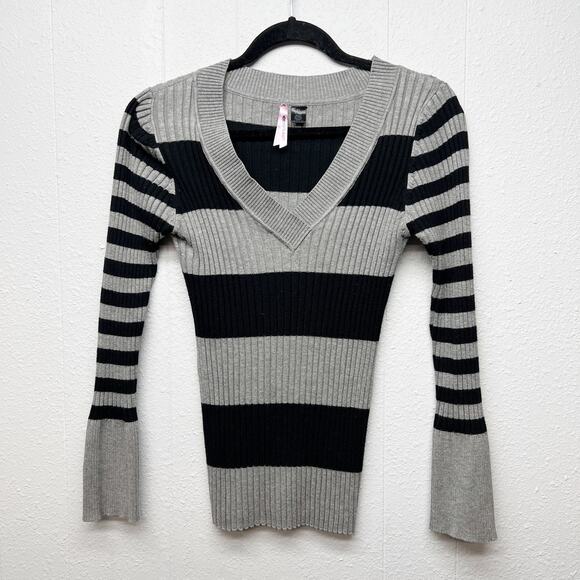 Love by Design Bell Cuffs Y2K Vintage Juniors Sweater XL Academia Chic Preppy - Picture 1 of 10